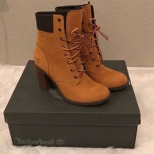 Women’s clothes, shoes and more! 🤑